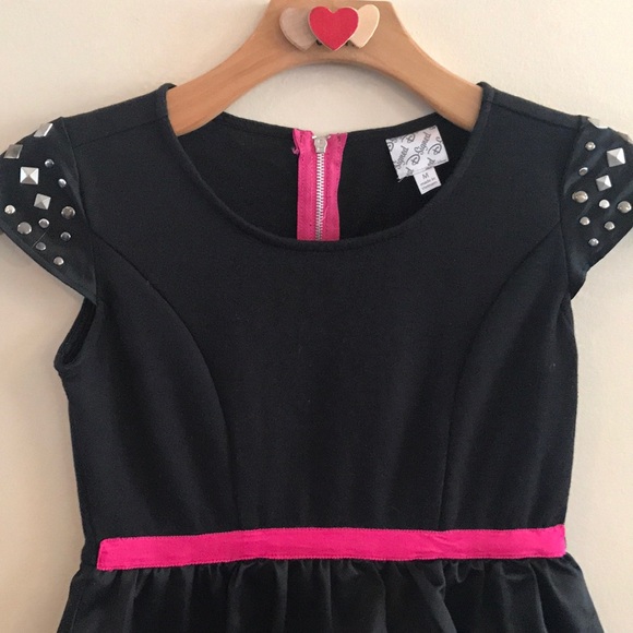 BUNDLE & SAVE 😊GIRLS BLACK PEPLUM DRESS - Picture 3 of 6